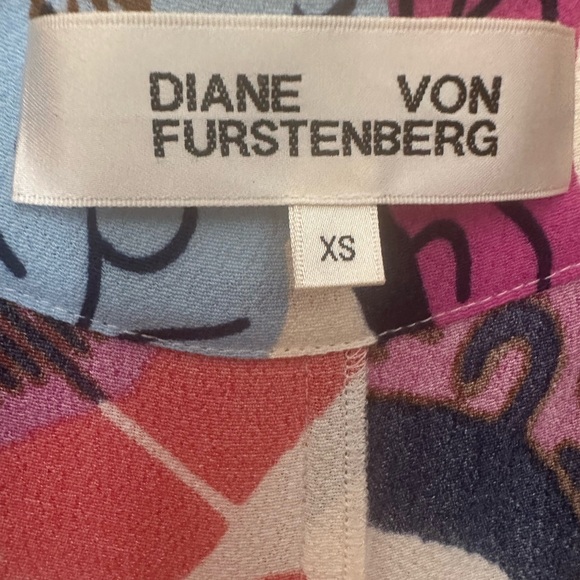 Diane Von Furstenberg Flowy, Silky Pant Suit - Picture 2 of 5